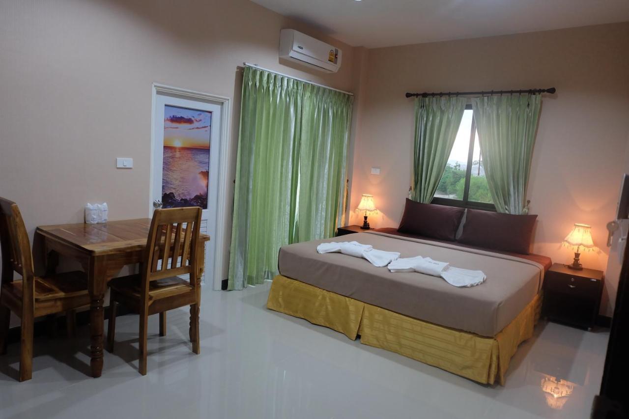 Tubkaek mansion Hotel Pantai Tab Kaek Bagian luar foto